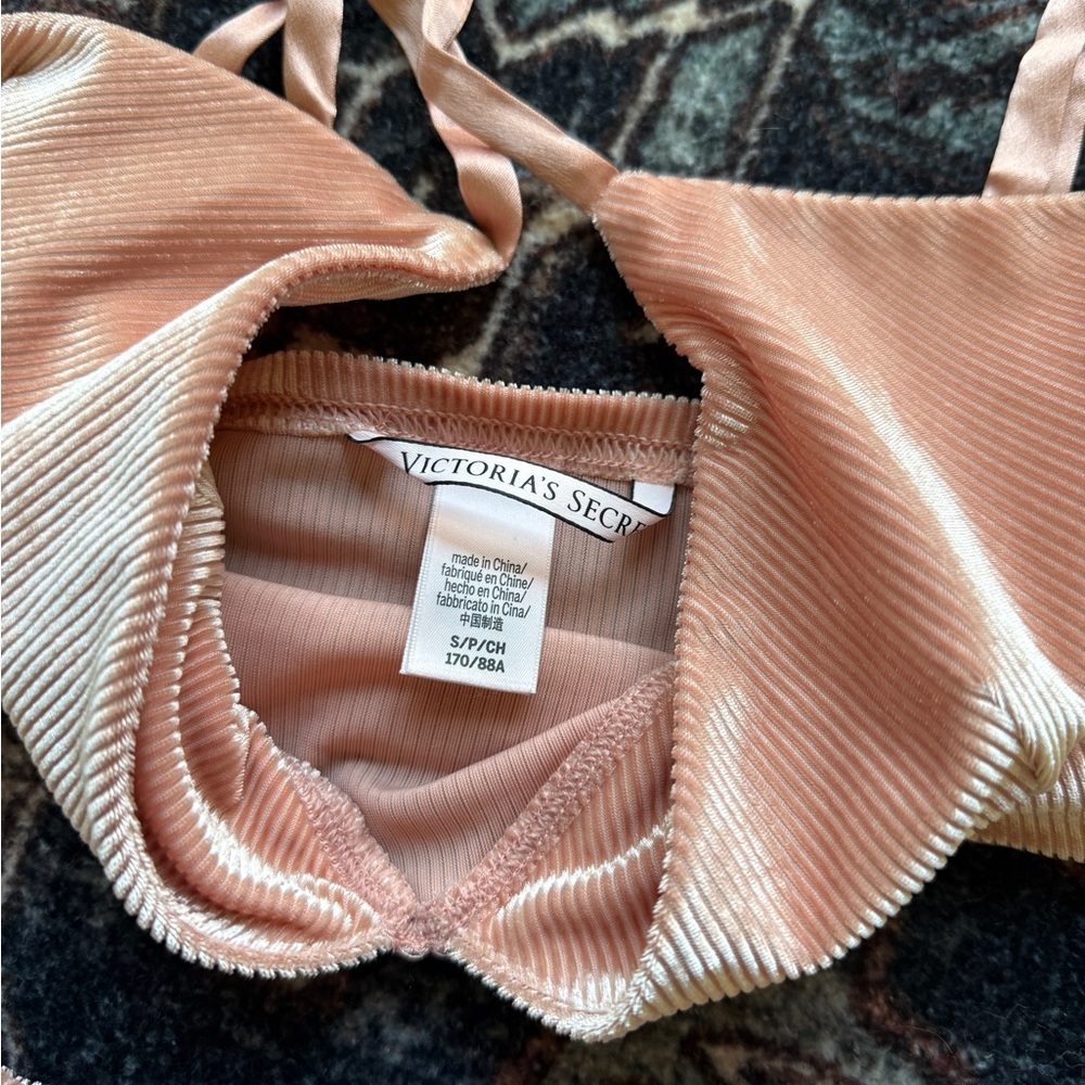 Victoria’s Secret lounge sleep pj’s Peach‎ Set crushed velvet bra shorts - Picture 4 of 5